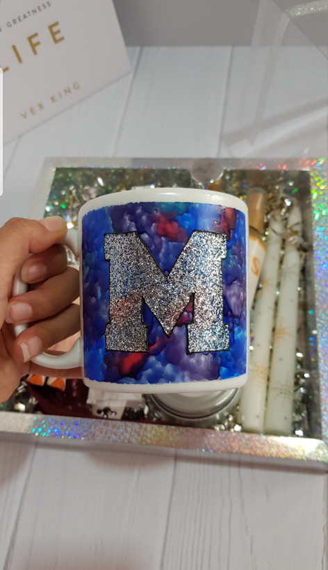 ماگ با طراحی ویترای کهکشانی با طرح M اکلیلی