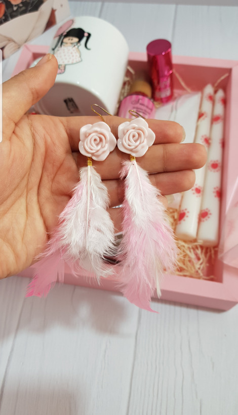 گوشواره گل و پر صورتی